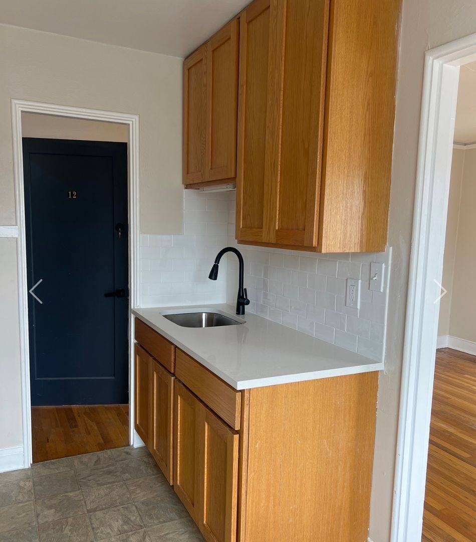 Apartment for rent at 2214 Broadway, Vancouver, WA 98663