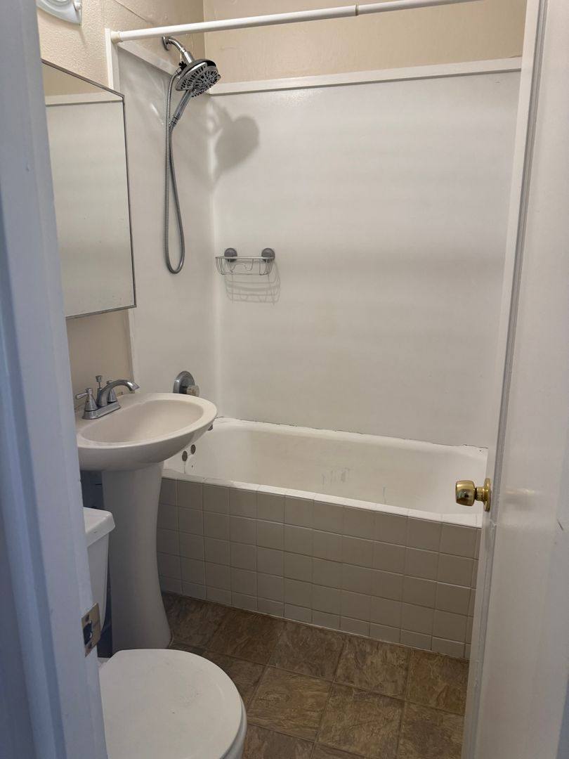 Apartment for rent at 2214 Broadway, Vancouver, WA 98663