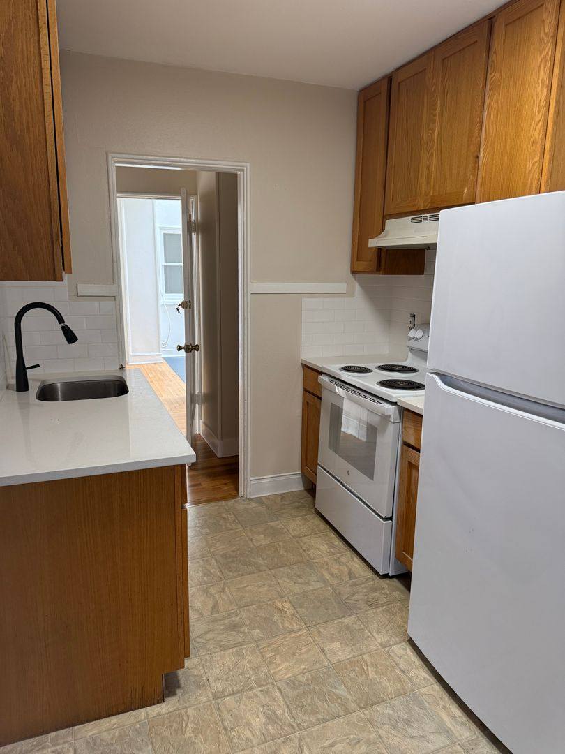 Apartment for rent at 2214 Broadway, Vancouver, WA 98663