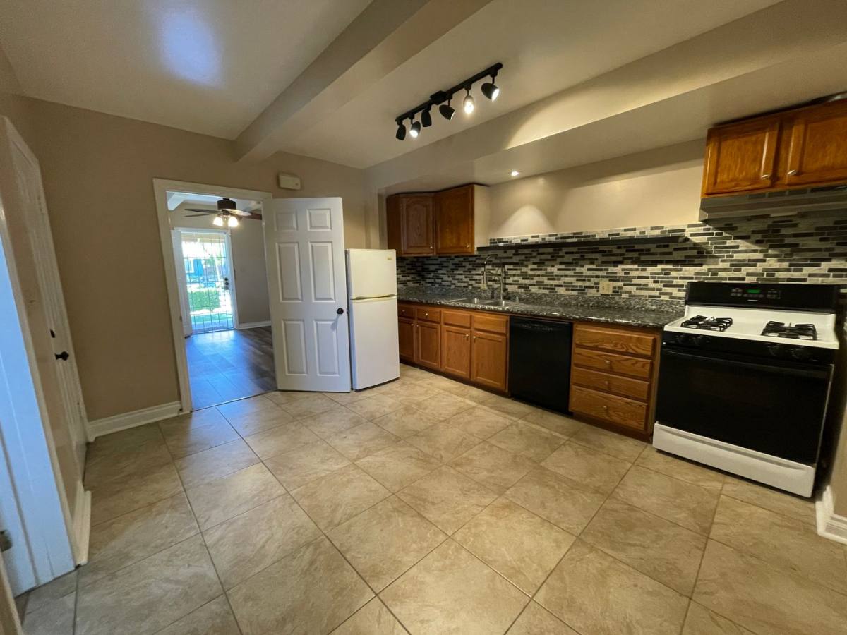 Apartment for rent at 188-192 S Craig Ave, Pasadena, CA 91107