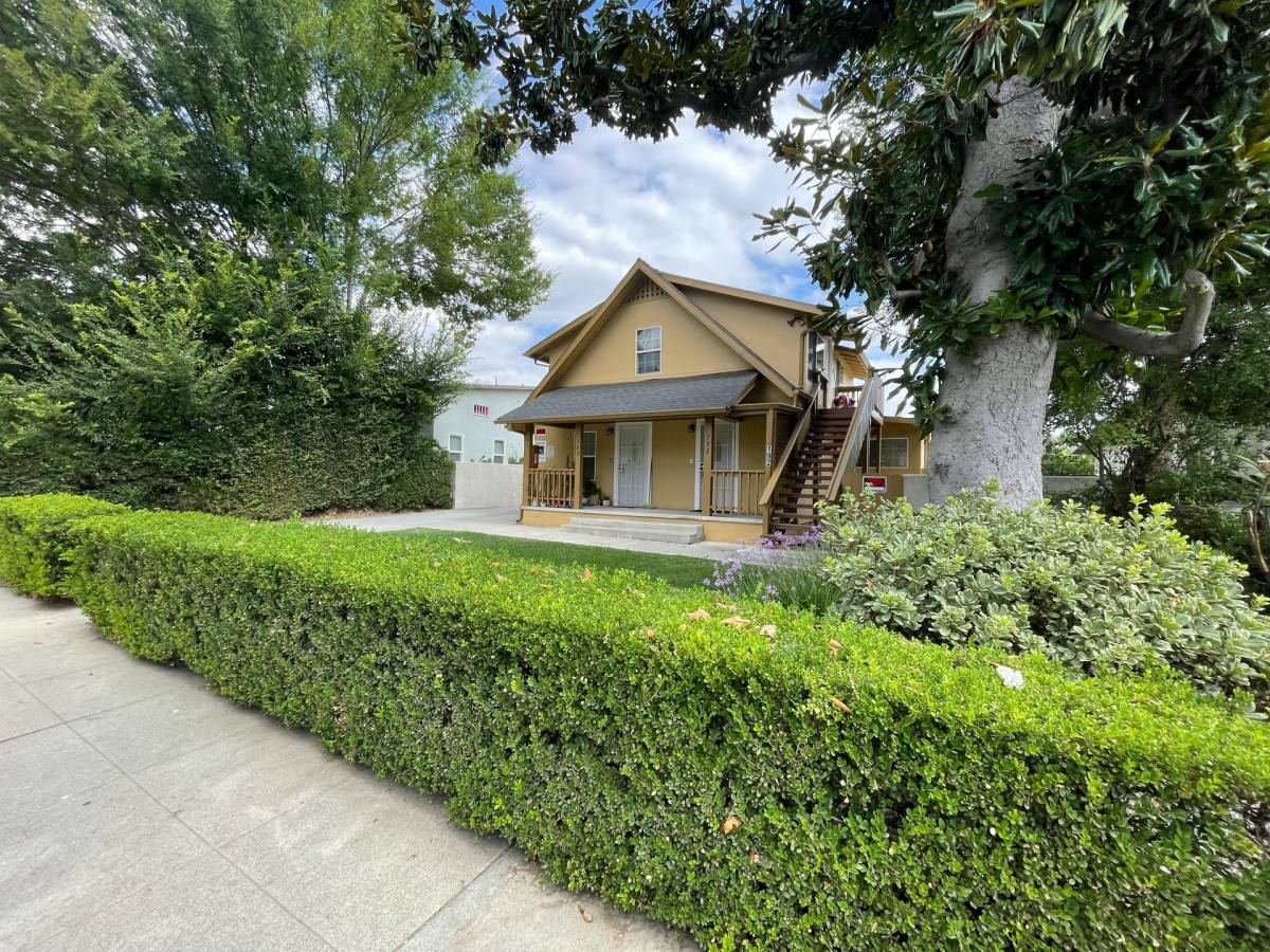 Apartment for rent at 188-192 S Craig Ave, Pasadena, CA 91107
