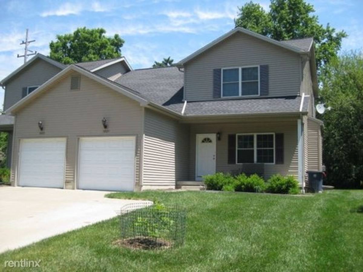 Apartment for rent at 3029 Charing Cross Rd, Ann Arbor, MI 48108