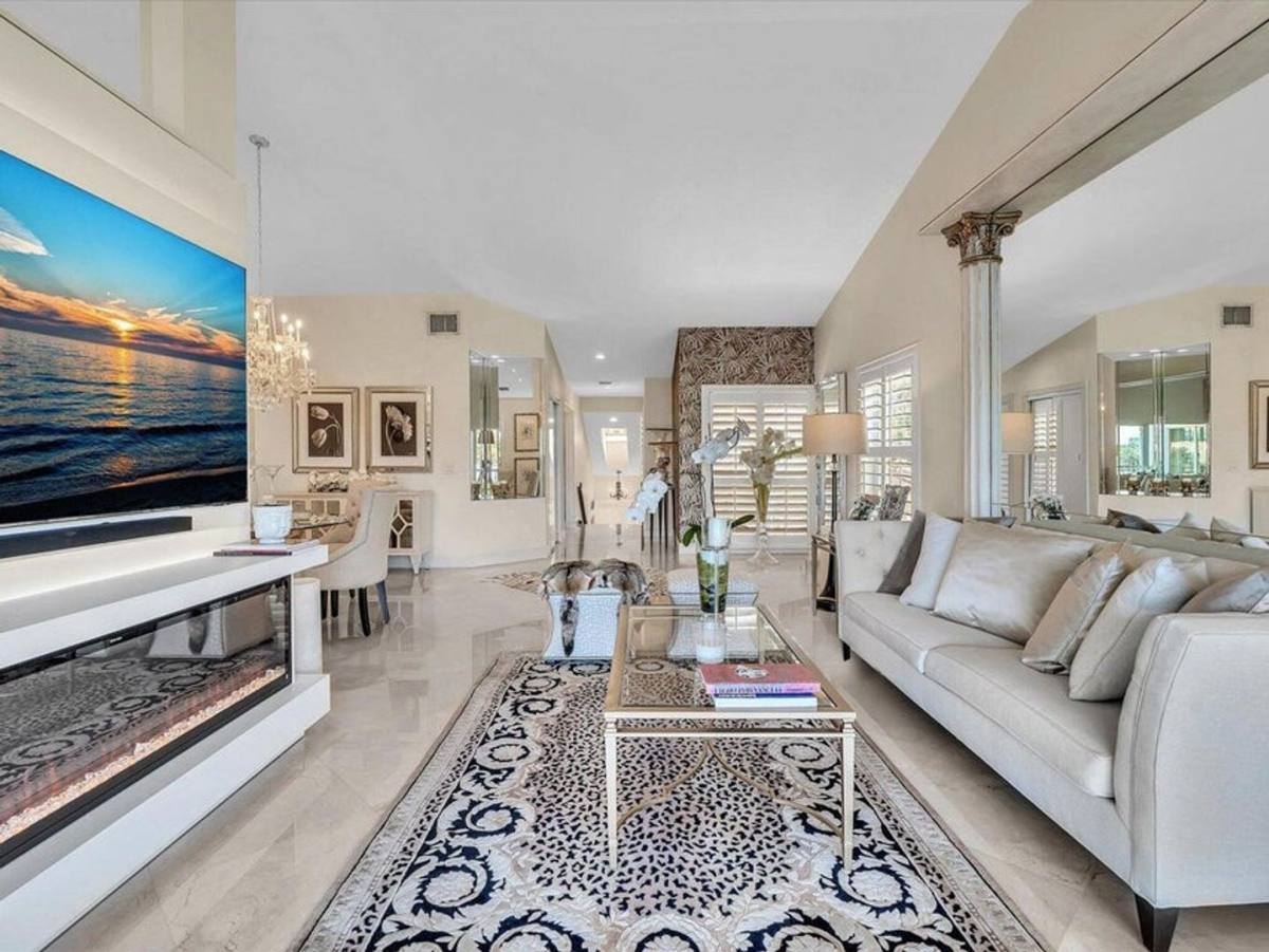 House for rent at 17287 Boca Club Blvd, Boca Raton, FL 33487