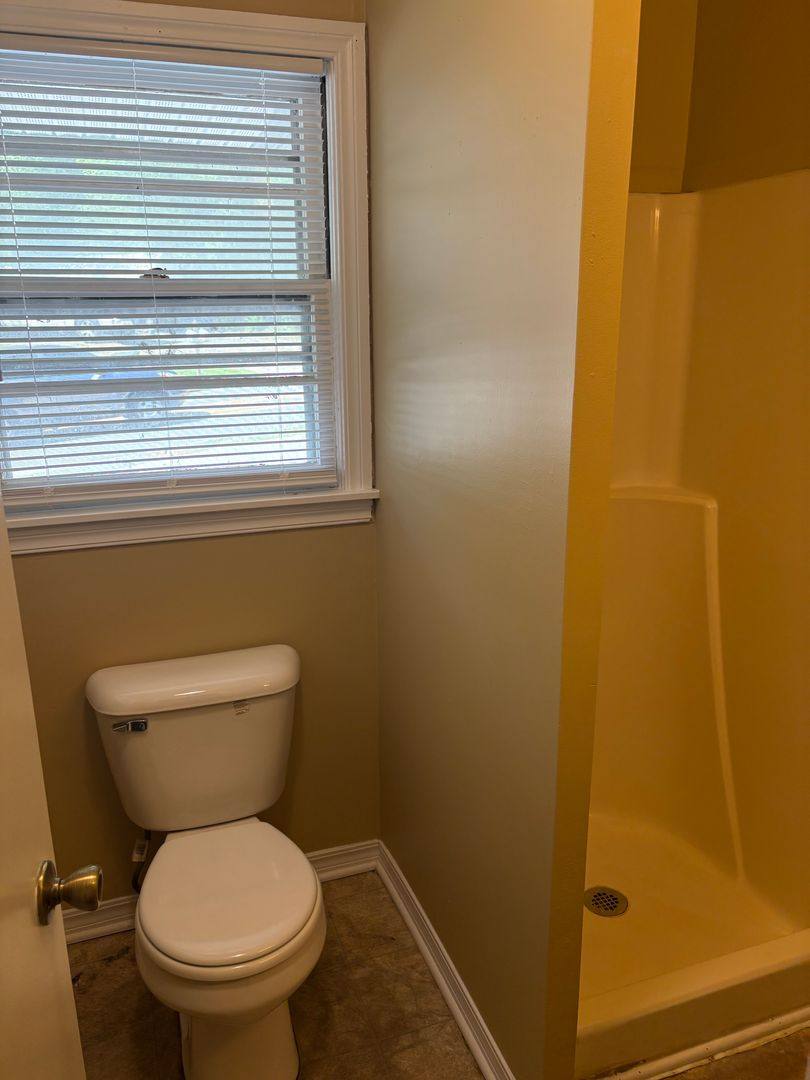 Apartment for rent at 873 Clinton Dr, Fayetteville, AR 72701