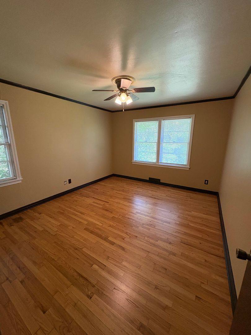 Apartment for rent at 873 Clinton Dr, Fayetteville, AR 72701