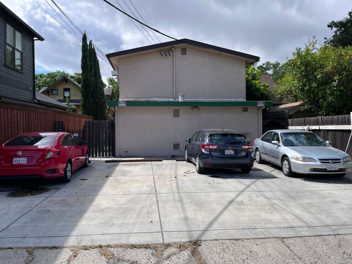 Apartment for rent at 2517 U St, Sacramento, CA 95818