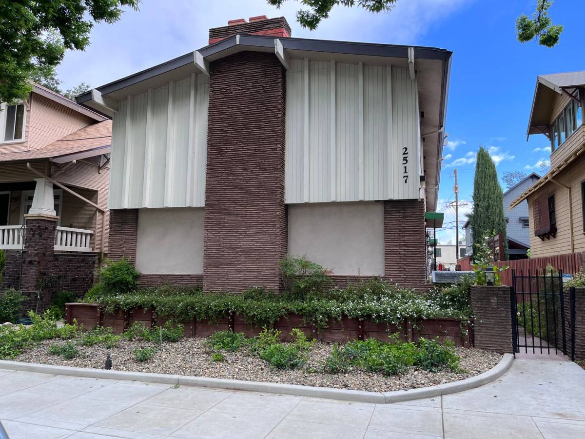Apartment for rent at 2517 U St, Sacramento, CA 95818