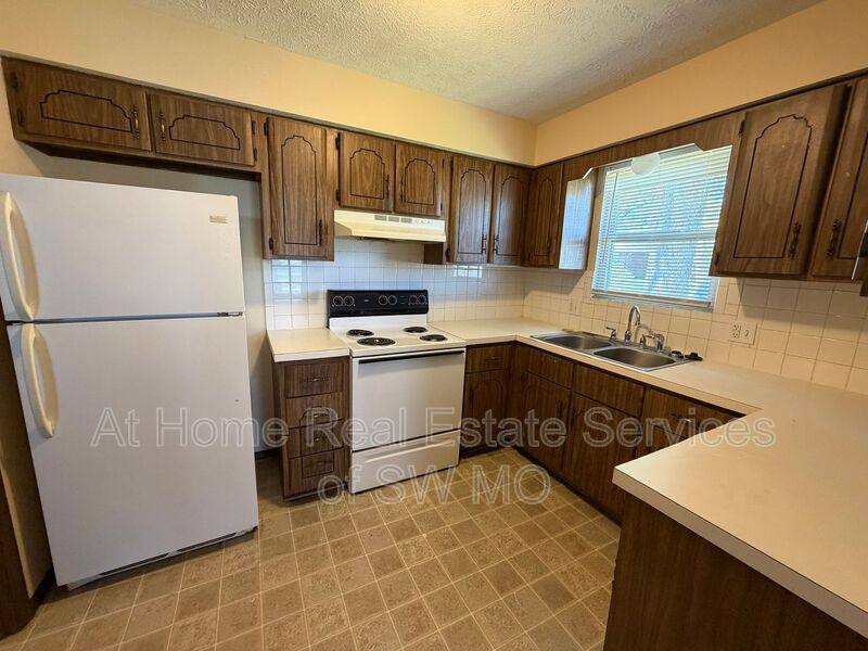 3354 E Portland #A, Springfield, MO 65804