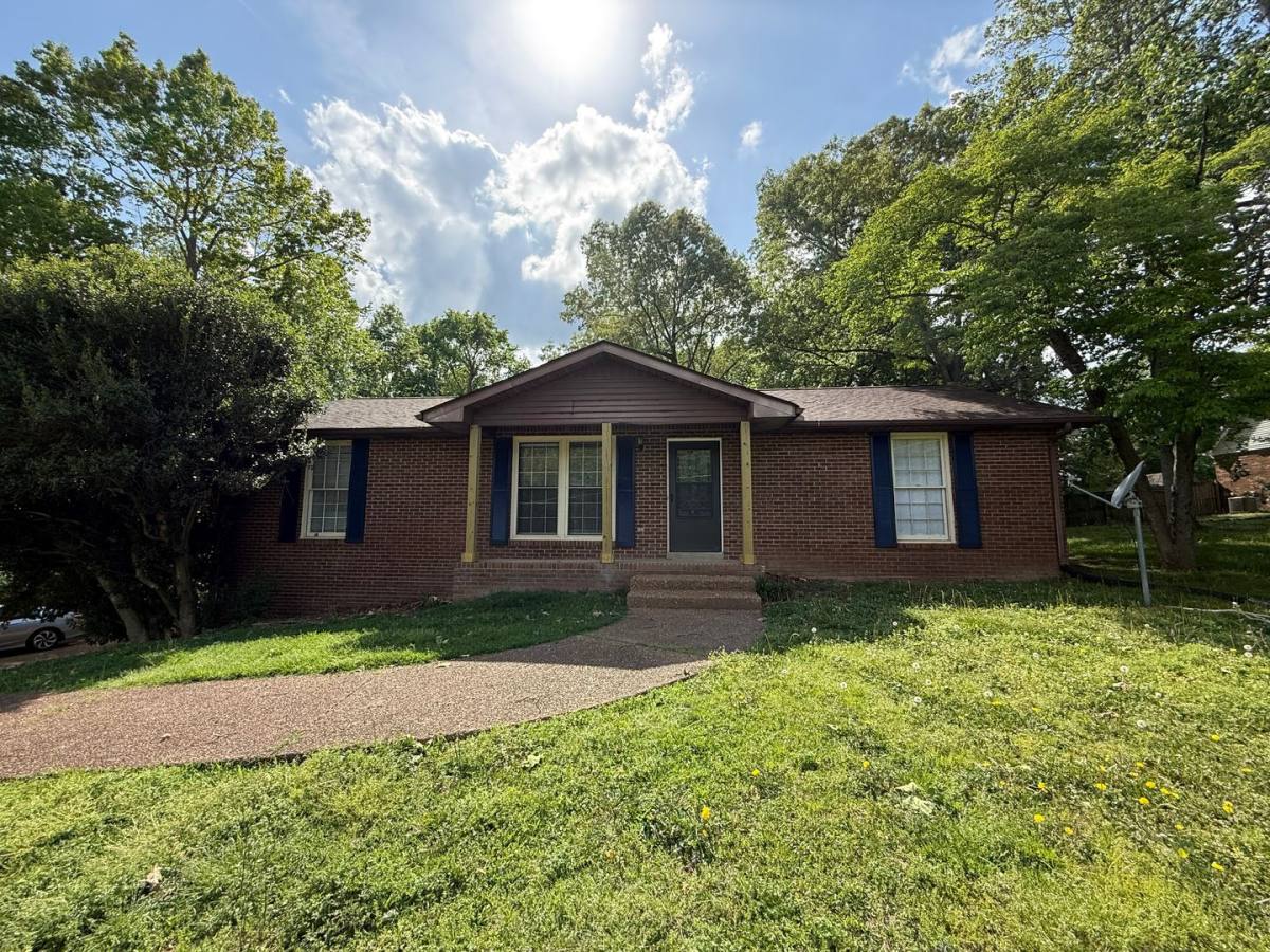 House for rent at 114 Payne Springs, Dickson, TN 37055