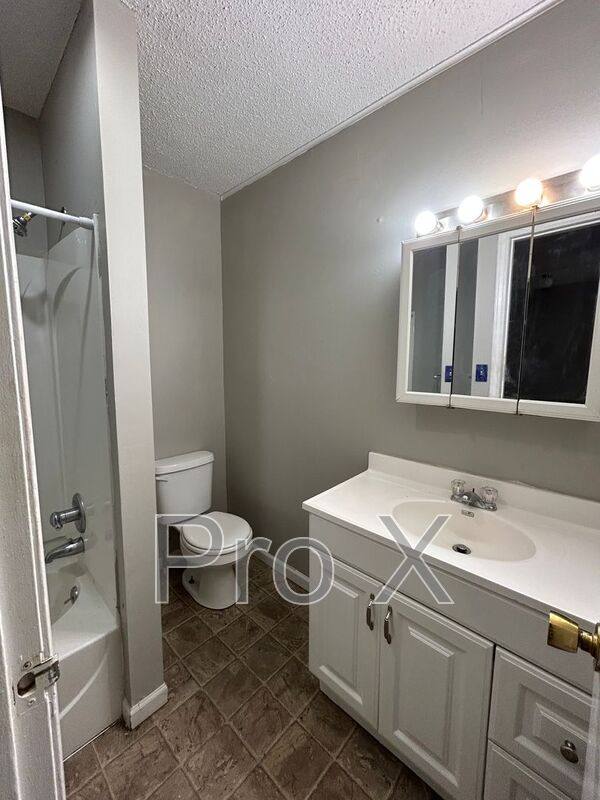 Apartment for rent at 825 S Cherokee #5, Girard, KS 66743