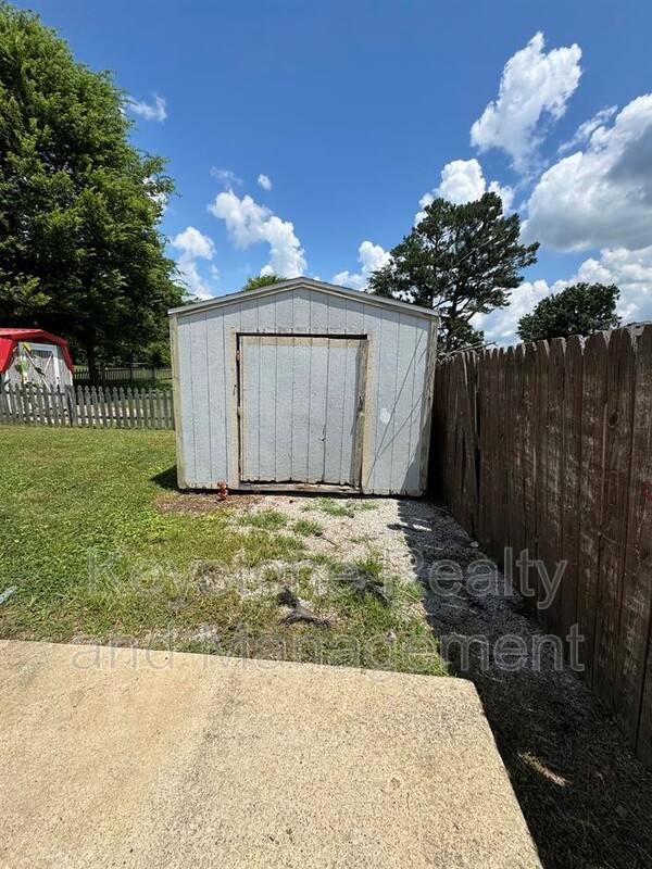 House for rent at 106 Dickerson Lane, Hopkinsville, KY 42240