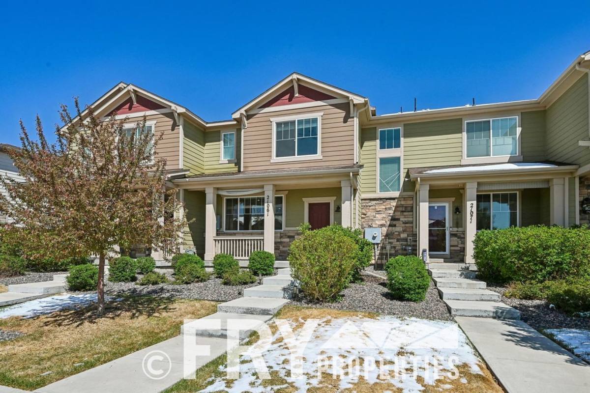 Townhouse for rent at 21061 E 60th Ave, Aurora, CO 80019