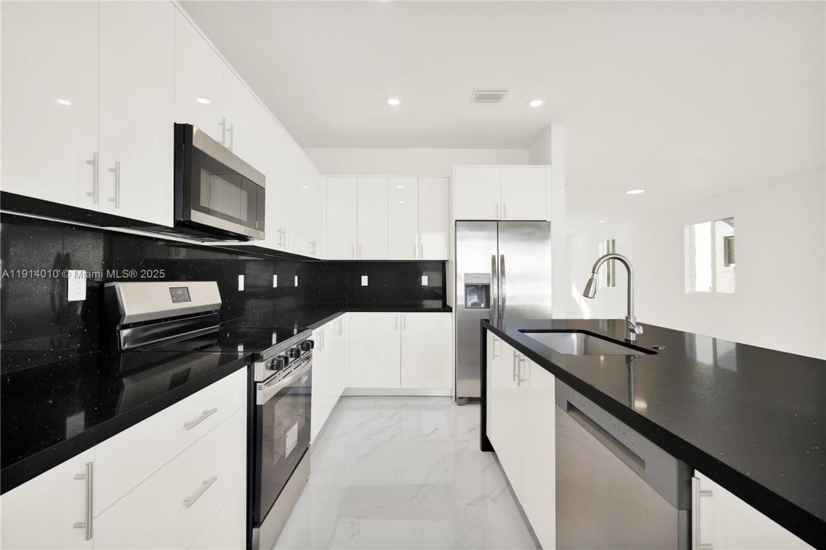Townhouse for rent at 22535 SW 125th Ave, Miami, FL 33170