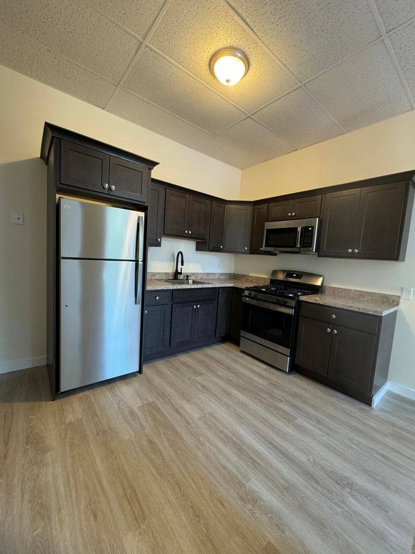 Apartment for rent at 33 Deforest St, Seymour, CT 06483