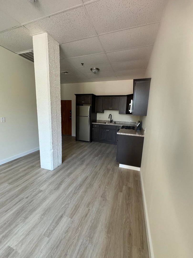 Apartment for rent at 33 Deforest St, Seymour, CT 06483
