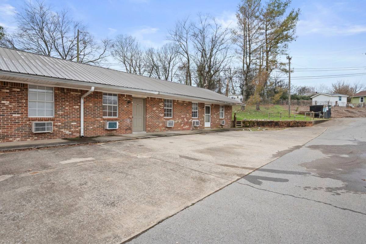Apartment for rent at 101 Walnut St, Clarksville, TN 37042