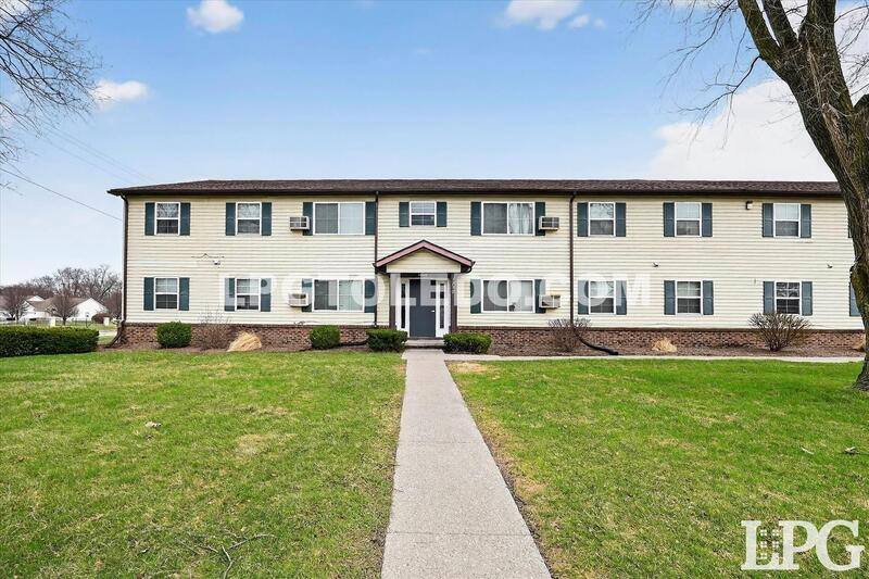 Apartment for rent at 1230 Bedford Woods Dr #8, Toledo, OH 43615