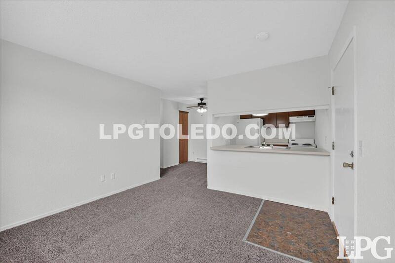 Apartment for rent at 1230 Bedford Woods Dr #8, Toledo, OH 43615