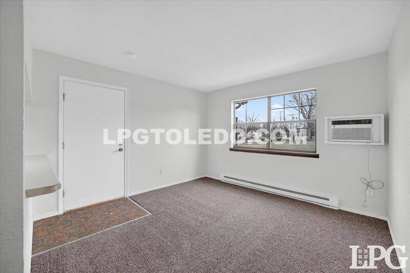 Apartment for rent at 1230 Bedford Woods Dr #8, Toledo, OH 43615