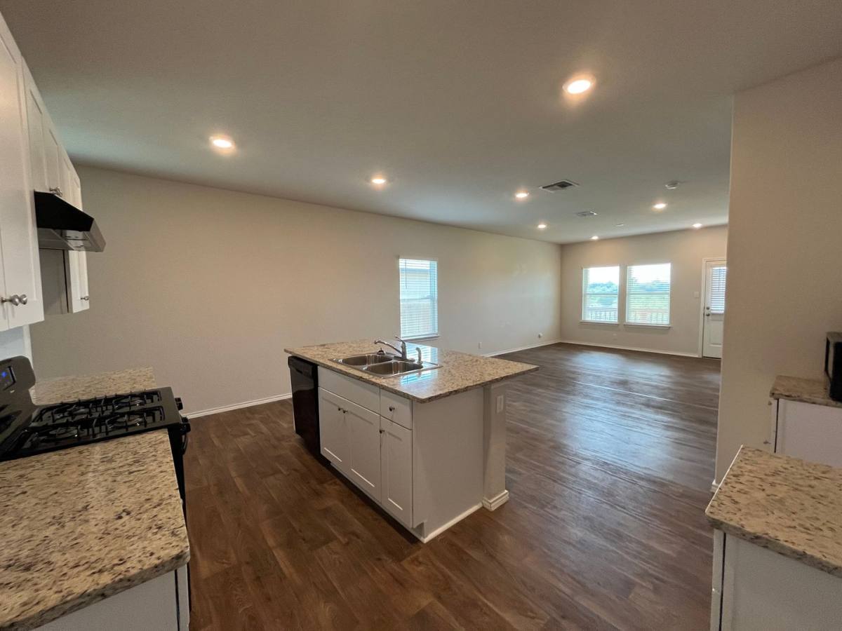 House for rent at 465 Middle Green Loop, Floresville, TX 78114
