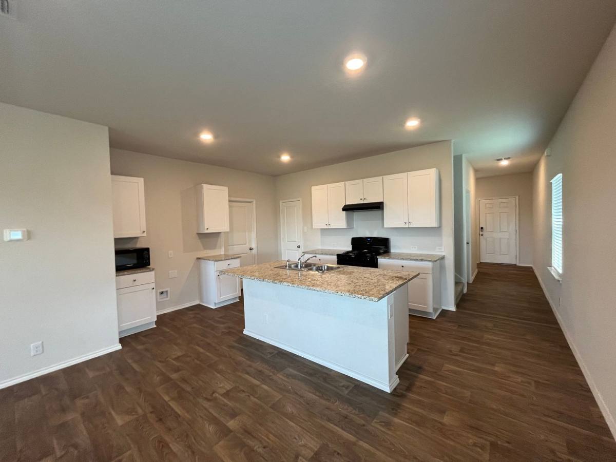 House for rent at 465 Middle Green Loop, Floresville, TX 78114