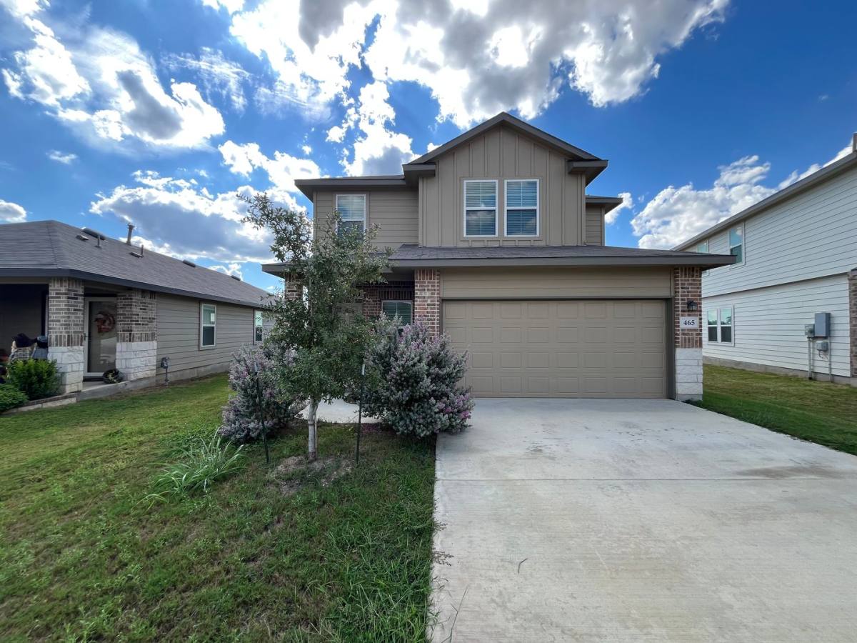 House for rent at 465 Middle Green Loop, Floresville, TX 78114
