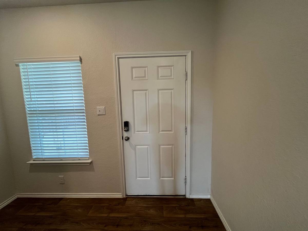 House for rent at 465 Middle Green Loop, Floresville, TX 78114