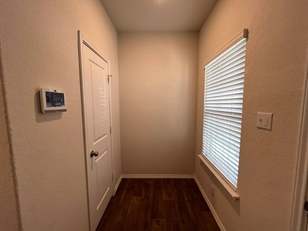 House for rent at 465 Middle Green Loop, Floresville, TX 78114