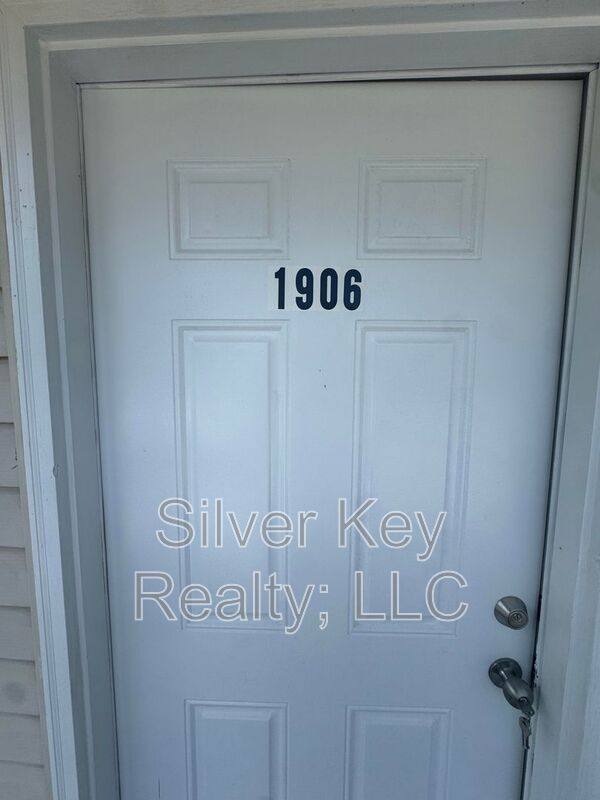 Apartment for rent at 1906 N Jackson St, Athens, TN 37303