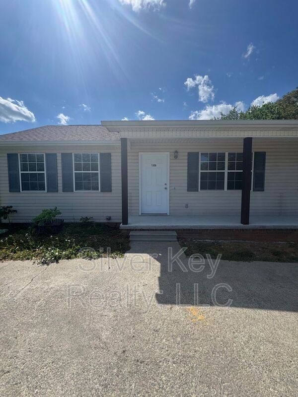 Apartment for rent at 1906 N Jackson St, Athens, TN 37303