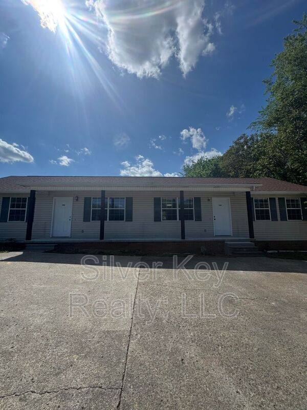 Apartment for rent at 1906 N Jackson St, Athens, TN 37303