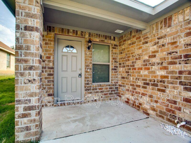 House for rent at 8006 Doreen Ave, Fort Worth, TX 76116