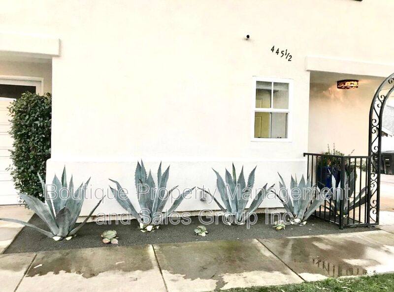 Townhouse for rent at 445 1 2 Begonia Ave, Corona Del Mar, CA 92625
