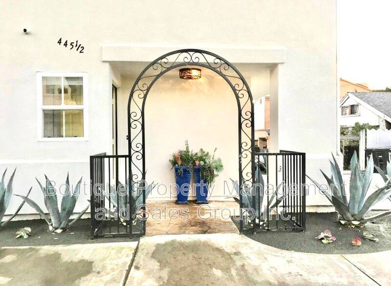 Townhouse for rent at 445 1 2 Begonia Ave, Corona Del Mar, CA 92625