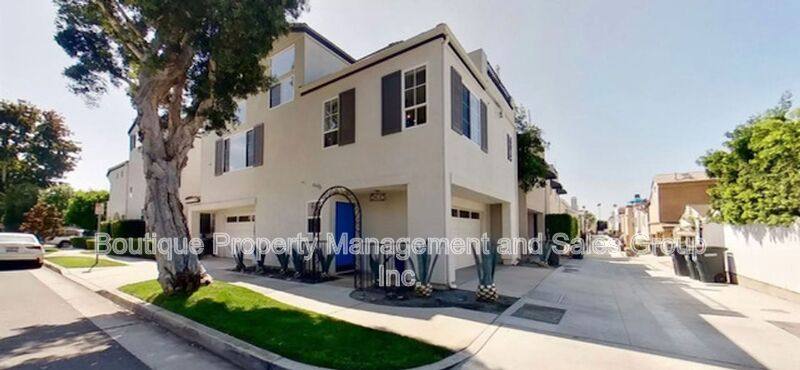 Townhouse for rent at 445 1 2 Begonia Ave, Corona Del Mar, CA 92625