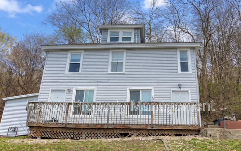 Apartment for rent at 103 Locust St #1, Mankato, MN 56001