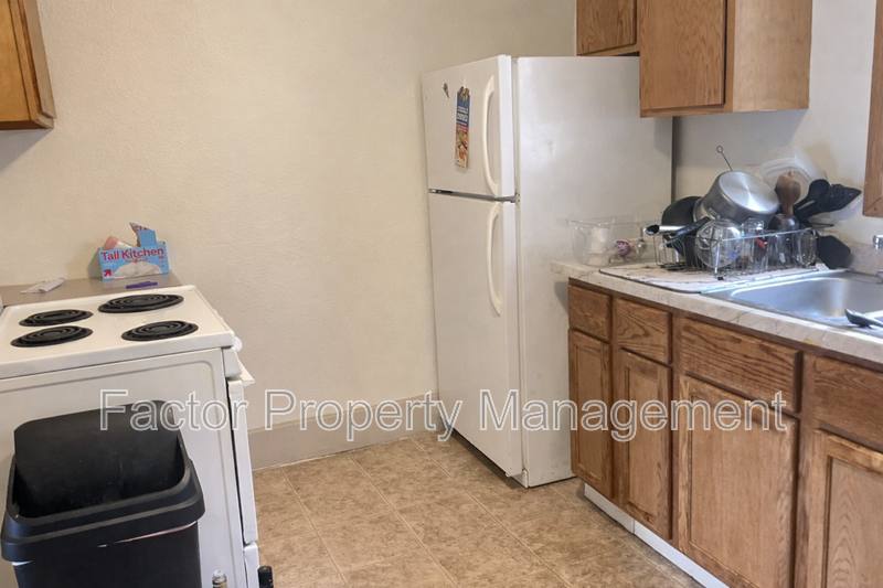 Apartment for rent at 103 Locust St #1, Mankato, MN 56001