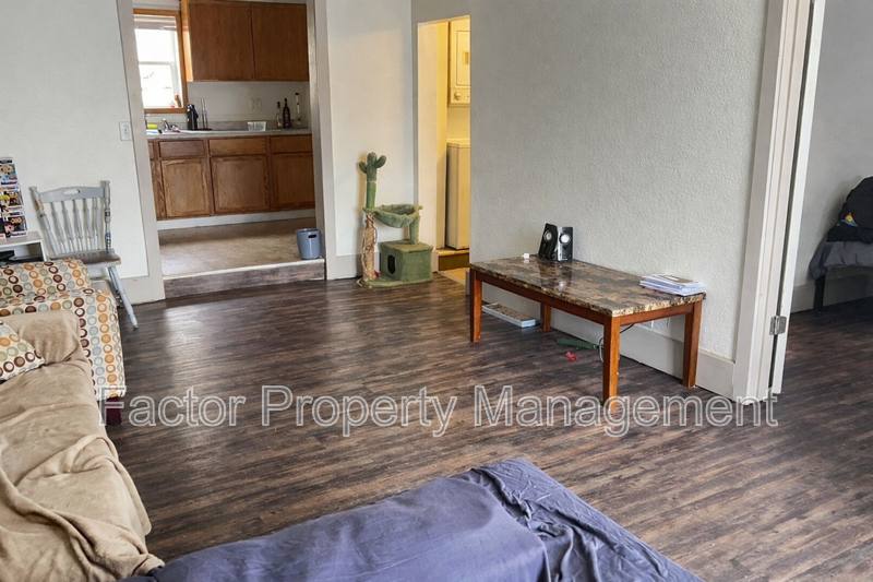 Apartment for rent at 103 Locust St #1, Mankato, MN 56001