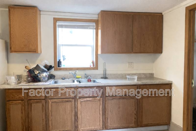 Apartment for rent at 103 Locust St #1, Mankato, MN 56001