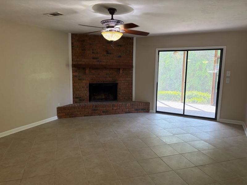 Townhouse for rent at 3207 Shamrock St E #18, Tallahassee, FL 32309