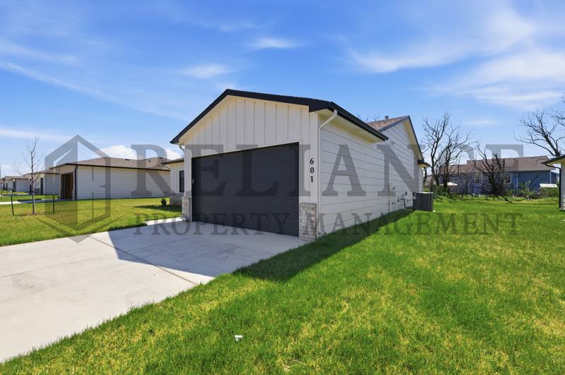 House for rent at 501 E Elmwood St, Valley Center, KS 67147