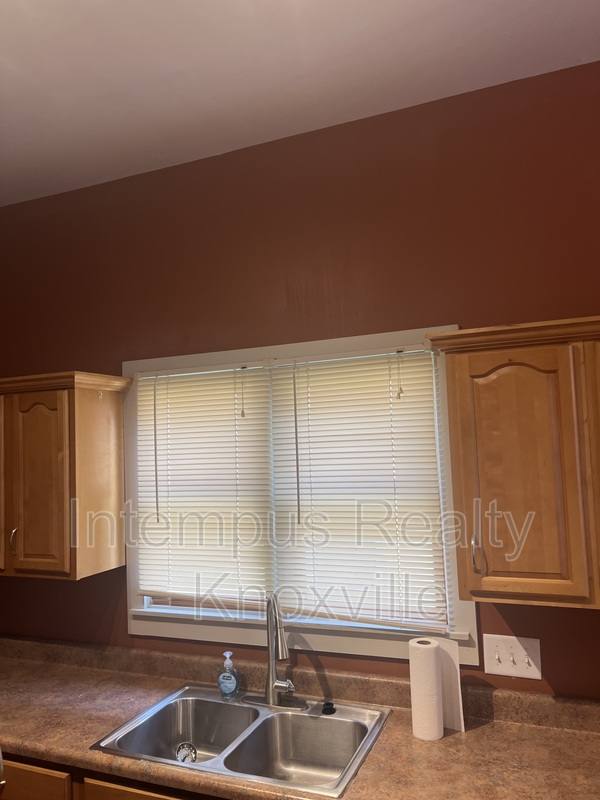 House for rent at 229 Deaderick Ave, Knoxville, TN 37921