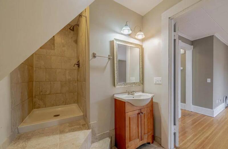 Apartment for rent at 213 Oxford St, Rochester, NY 14607