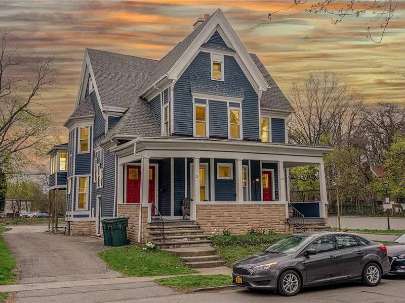 Apartment for rent at 213 Oxford St, Rochester, NY 14607