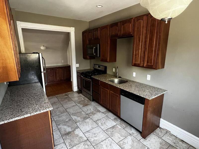 Apartment for rent at 213 Oxford St, Rochester, NY 14607