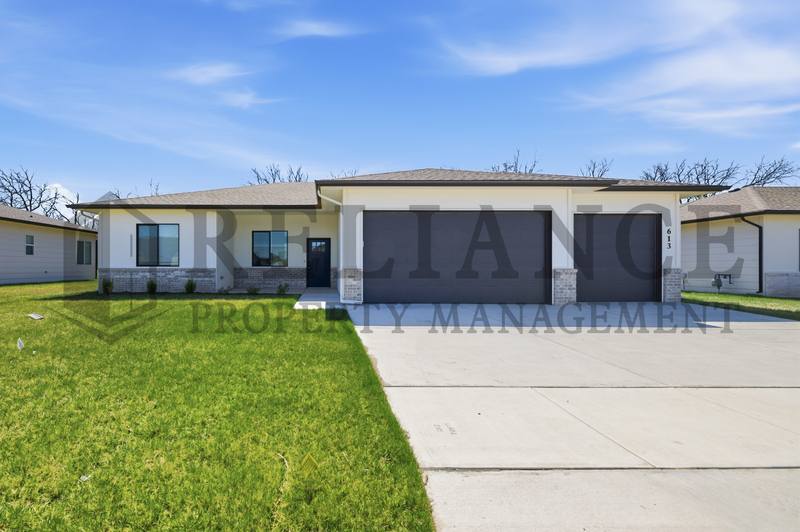 House for rent at 725 E Elmwood St, Valley Center, KS 67147