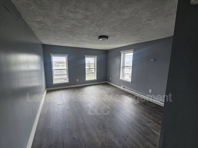 Apartment for rent at 620 Ridge St #1, Freeland, PA 18224