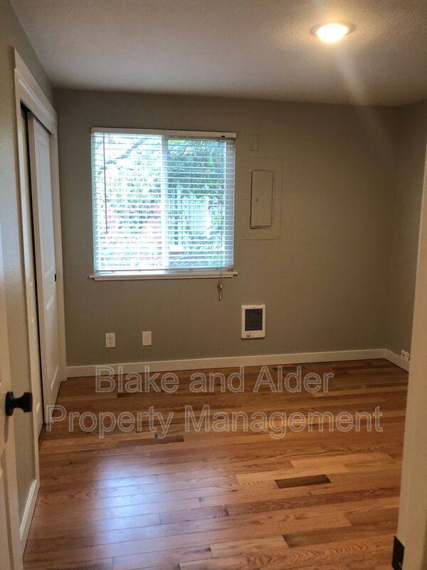 House for rent at 2410 SE 9th Court, Gresham, OR 97080