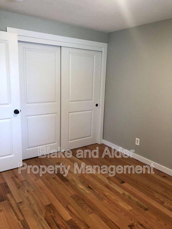 House for rent at 2410 SE 9th Court, Gresham, OR 97080