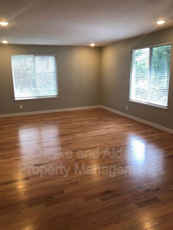 House for rent at 2410 SE 9th Court, Gresham, OR 97080
